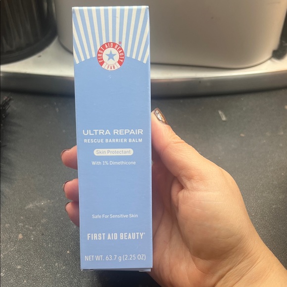 First Aid Beauty Ultra Repair Rescue Barrier Balm - Blue and White - Picture 1 of 4